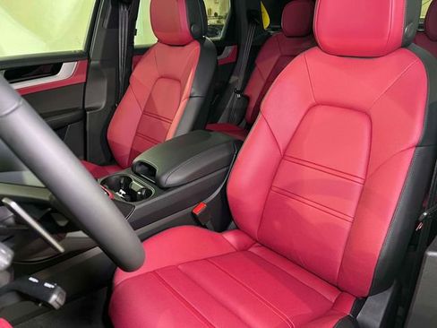 New 2026 Porsche Cayenne image 17