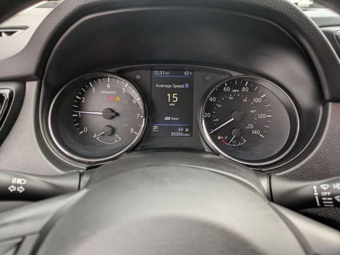 Used 2022 Nissan Rogue Sport S image 15