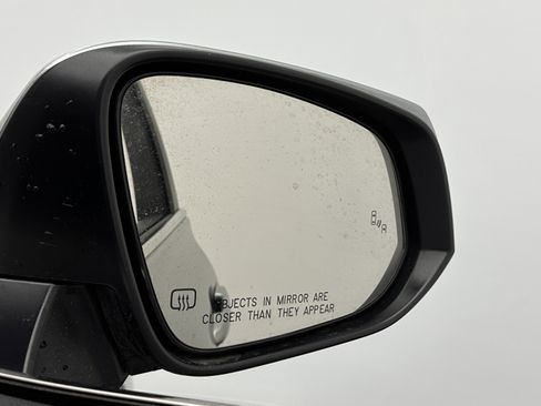 Used 2024 Toyota Highlander LE image 38