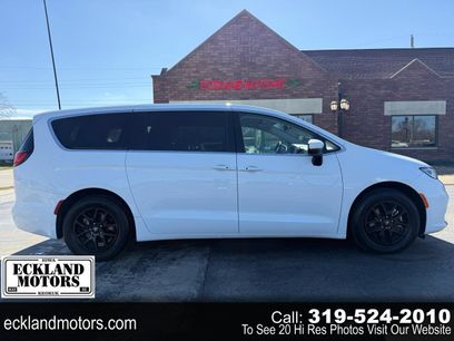 Used 2023 Chrysler Pacifica Touring-L