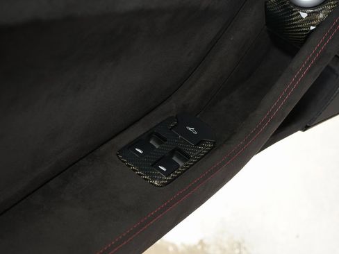 Used 2015 McLaren 650S Spider image 23