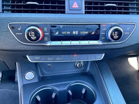 Used 2019 Audi A4 2.0T Premium image 31