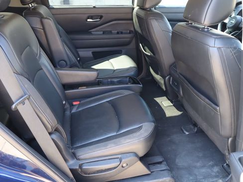 Used 2023 Nissan Pathfinder SL w/ SL Premium Package FWD image 24