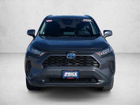 Used 2020 Toyota RAV4 LE image 2