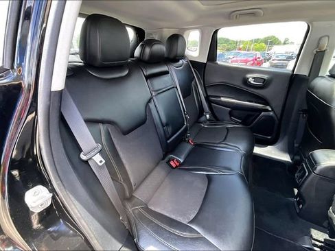 Used 2018 Jeep Compass Latitude w/ Popular Equipment Group FWD image 22