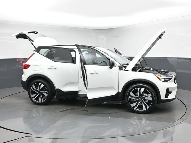 New 2026 Volvo XC40 B5 Ultra w/ Protection Package Premier AWD/4WD image 45