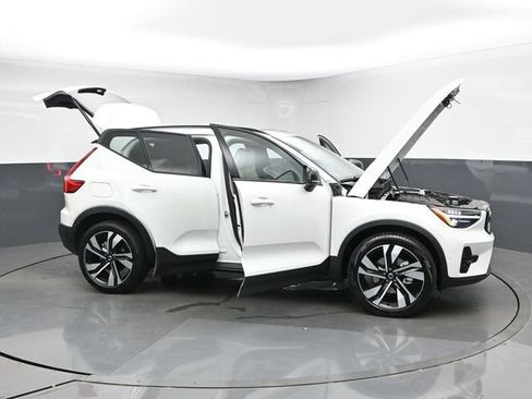 New 2026 Volvo XC40 B5 Ultra w/ Protection Package Premier AWD/4WD image 45