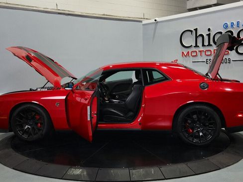 Used 2016 Dodge Challenger SRT Hellcat RWD image 18