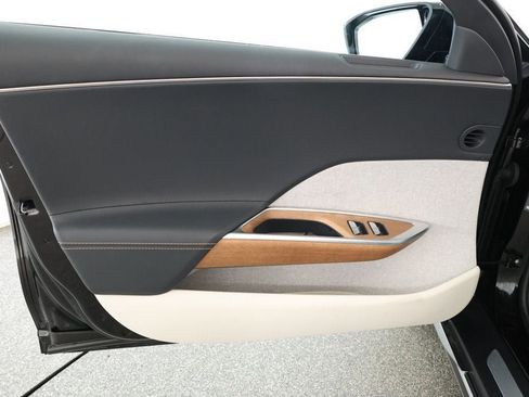 Used 2023 Lucid Air Touring image 9