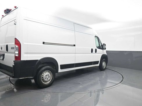 Used 2025 RAM ProMaster 2500 w/ Convenience Group FWD image 8
