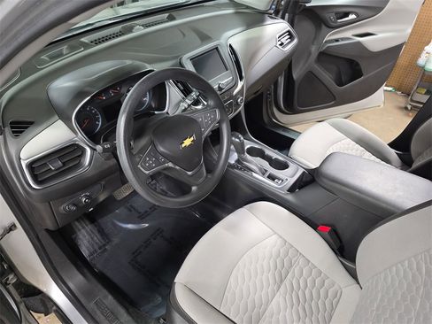 Used 2020 Chevrolet Equinox LS w/ LS Convenience Package image 15