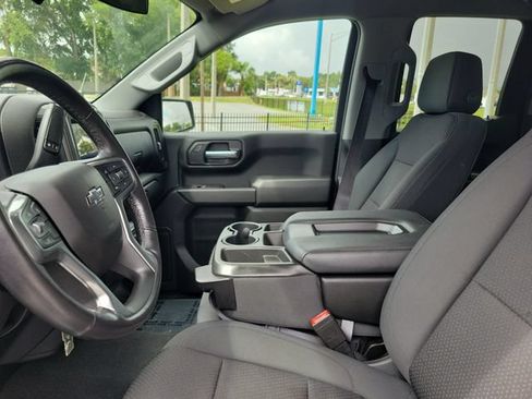 Used 2020 Chevrolet Silverado 1500 Custom w/ Custom Value Package AWD/4WD image 16