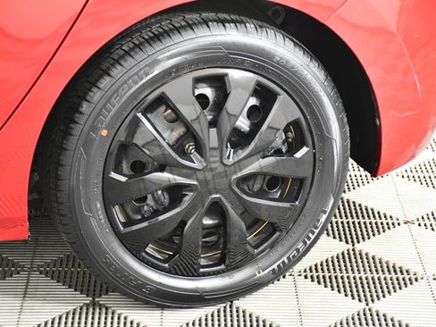 Used 2017 Hyundai Elantra GT image 46