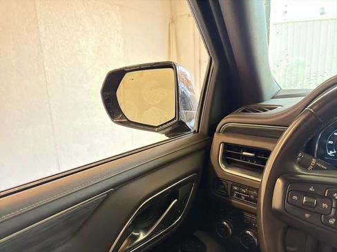 Used 2023 GMC Yukon XL SLT w/ SLT Premium Package image 45