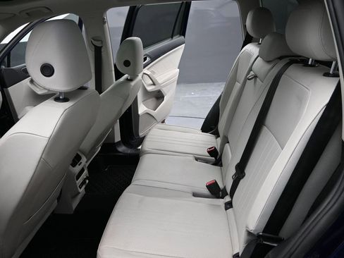 Used 2022 Volkswagen Tiguan SE image 13