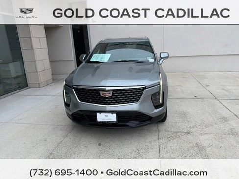 Certified 2024 Cadillac XT4 Luxury w/ Cold Weather Package AWD/4WD image 5