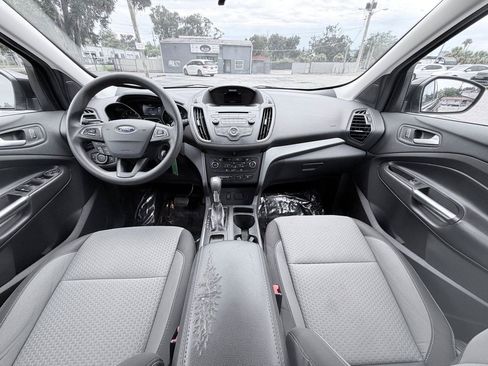 Used 2017 Ford Escape SE FWD image 11