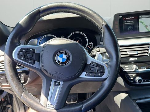 Used 2018 BMW 530e xDrive w/ M Sport Package 2 AWD/4WD image 22