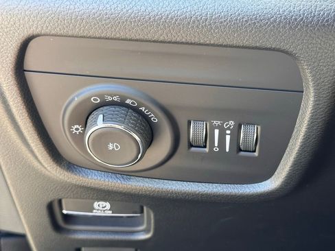 Used 2024 Jeep Grand Cherokee L Summit w/ Luxury Tech Group V image 40