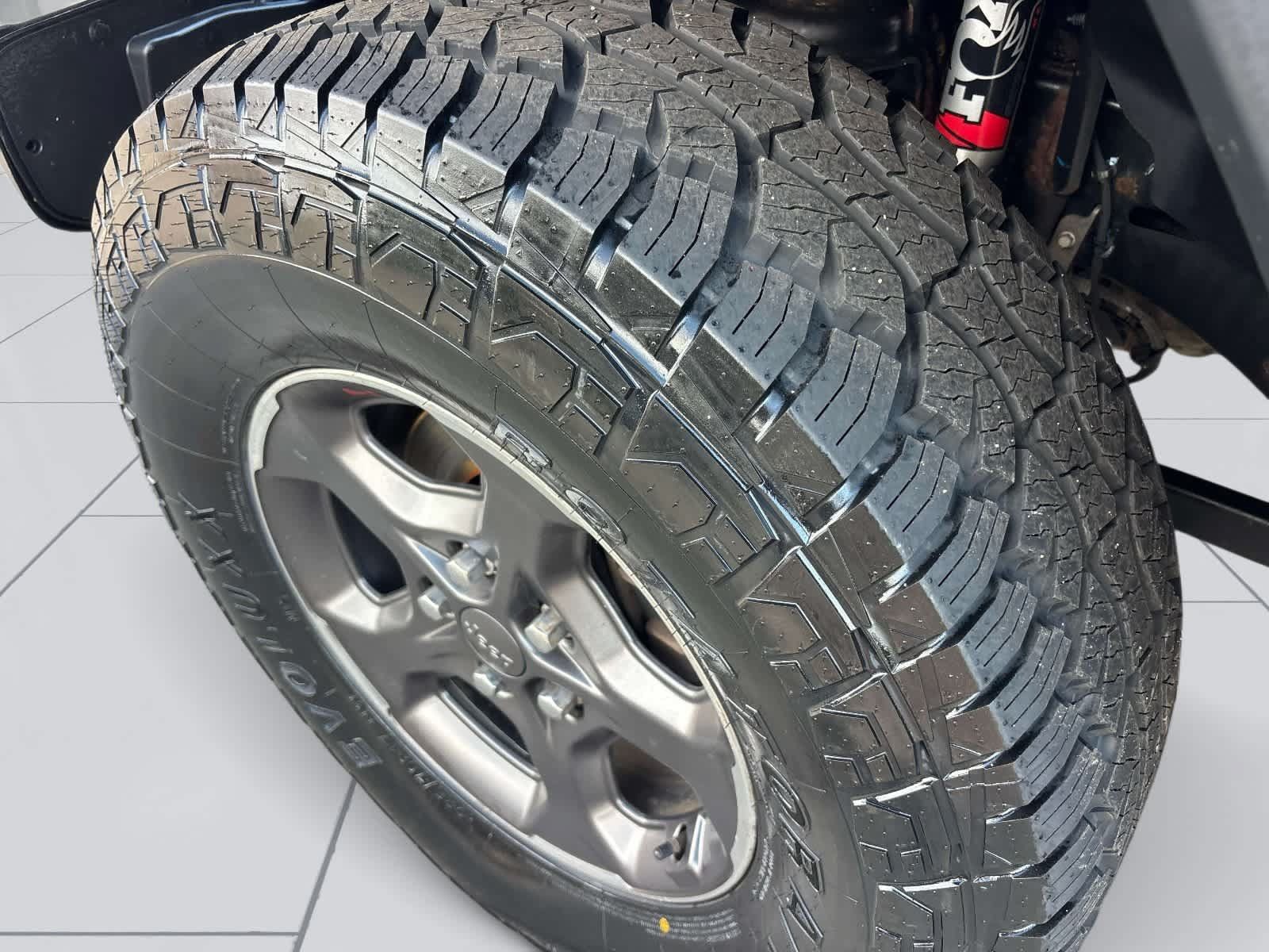 Used 2020 Jeep Gladiator Rubicon AWD/4WD image 9