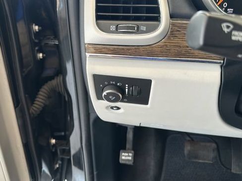 Used 2020 Jeep Grand Cherokee Summit AWD/4WD image 17