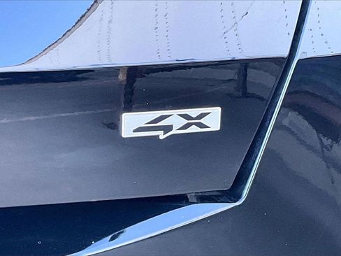 Used 2025 Kia Sorento S image 8