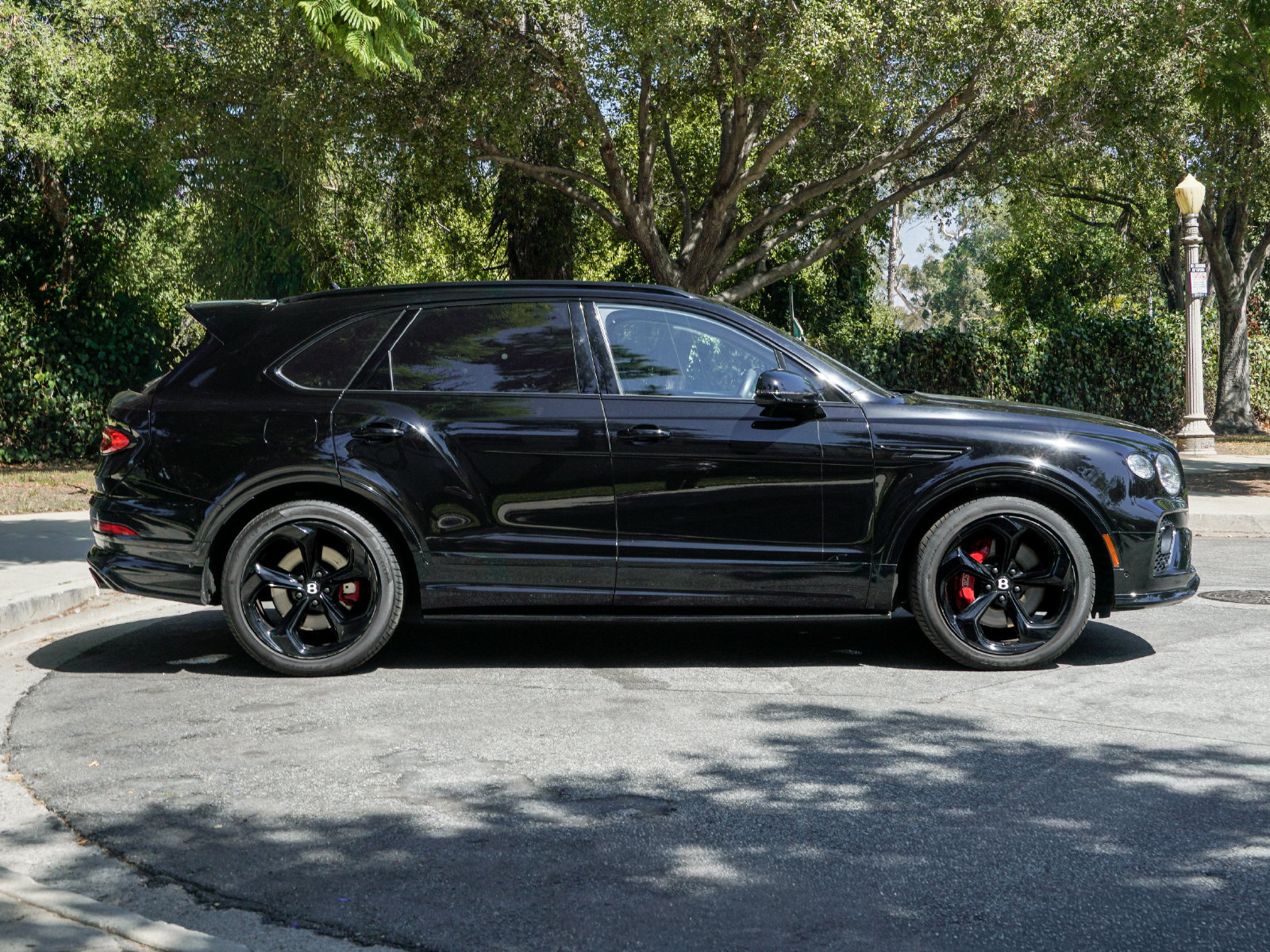 Certified 2023 Bentley Bentayga AWD/4WD image 8