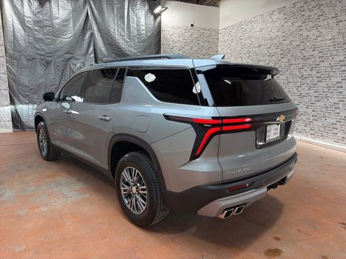 Used 2024 Chevrolet Traverse LT w/ Trailering Package image 5