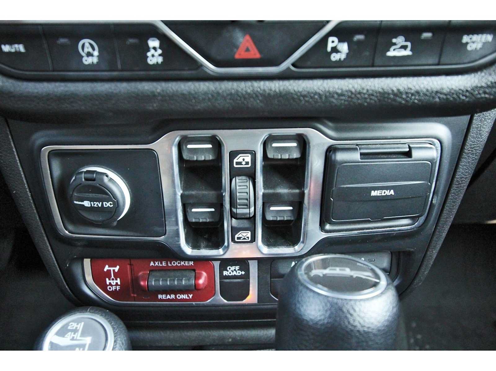 Used 2024 Jeep Gladiator Sport AWD/4WD image 20