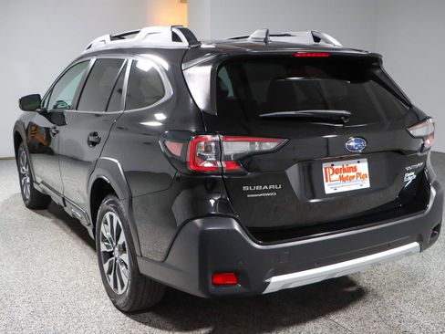 Used 2023 Subaru Outback Limited image 9