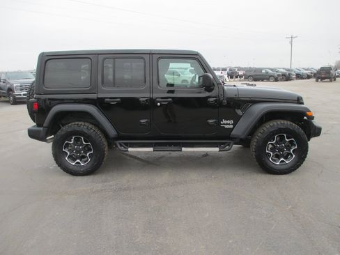 Used 2019 Jeep Wrangler Unlimited Sport S image 3