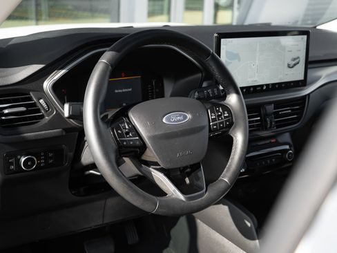 Used 2024 Ford Escape SE FWD image 11