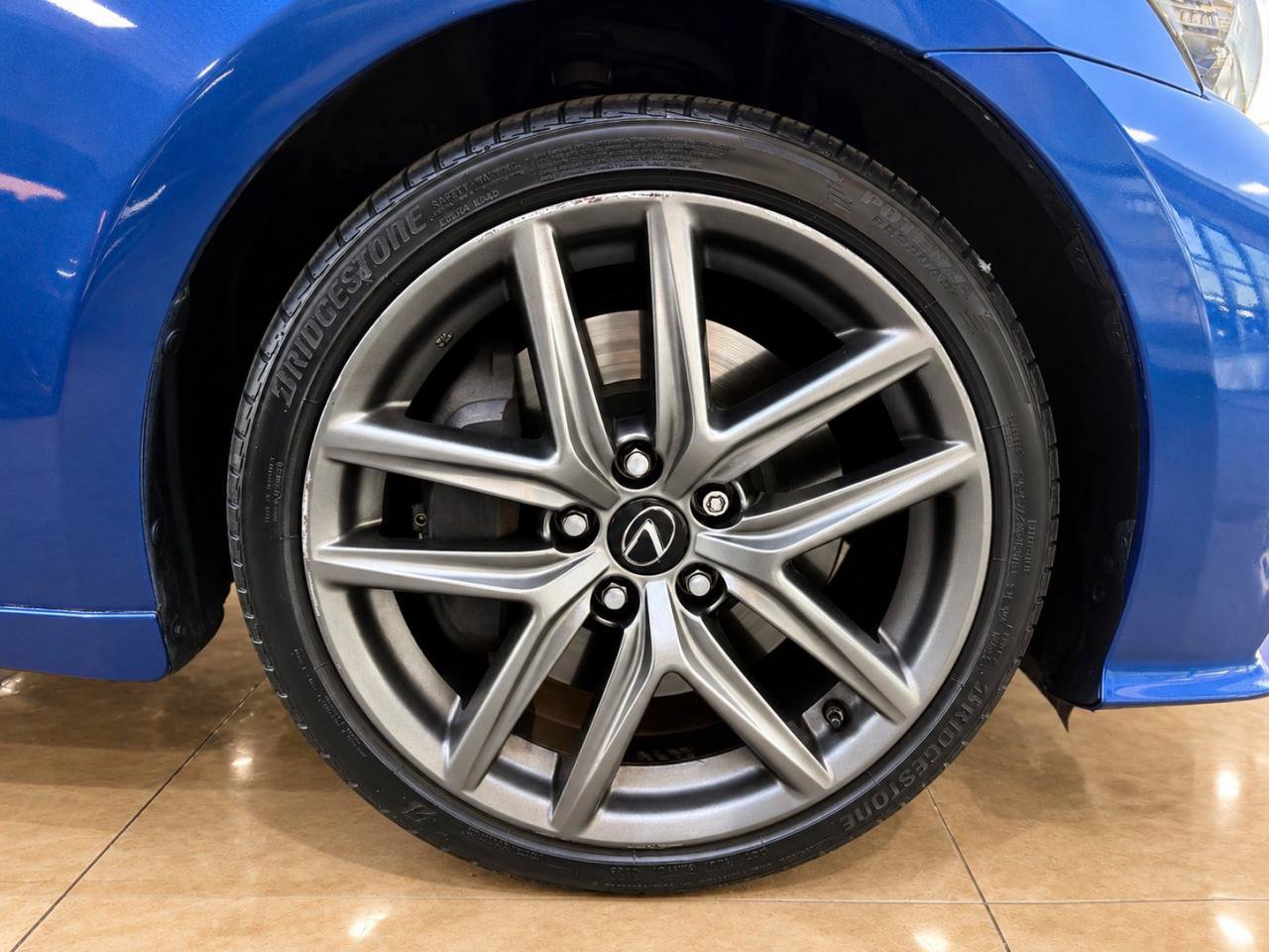 Used 2016 Lexus IS 200t w/ F Sport Package RWD image 10
