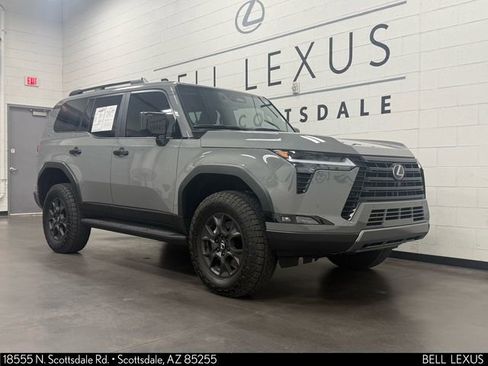 Used 2025 Lexus GX 550 image 2