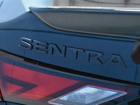 New 2025 Nissan Sentra SR w/ Midnight Edition image 23