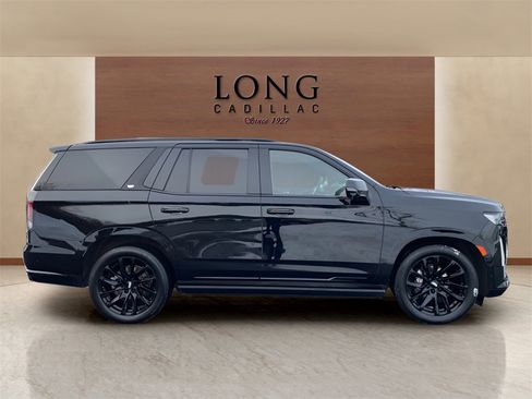 Used 2023 Cadillac Escalade Sport w/ LPO, ONYX Package image 6