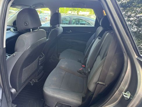Used 2017 Kia Sorento AWD image 13