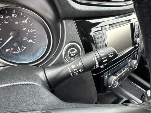 Used 2019 Nissan Rogue SV w/ Premium Package AWD/4WD image 21