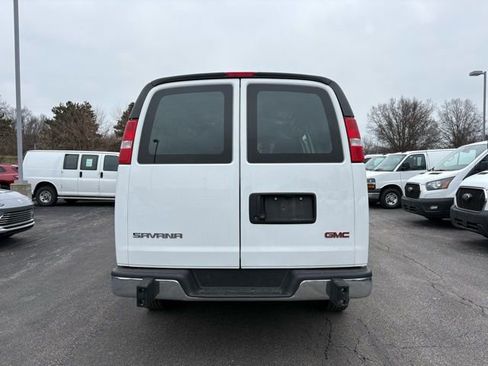 Used 2024 GMC Savana 2500 w/ Driver Convenience Package image 4