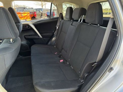 Used 2015 Toyota RAV4 LE image 28