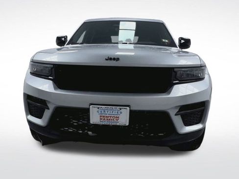 Used 2024 Jeep Grand Cherokee Altitude image 18