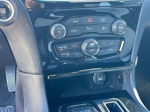 Used 2018 Chrysler 300 S w/ 300S Premium Group 2 image 20