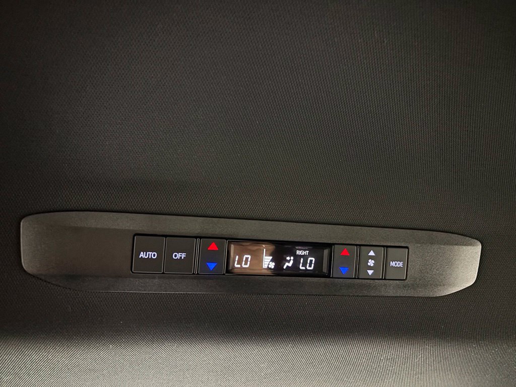 Used 2026 Toyota Sienna Limited FWD image 52