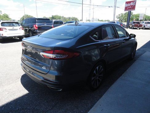 Used 2019 Ford Fusion SE AWD/4WD image 4