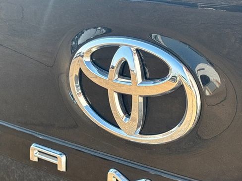 Used 2022 Toyota Camry SE image 29