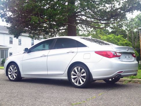 Used 2011 Hyundai Sonata SE FWD image 3
