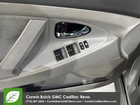 Used 2011 Toyota Camry LE FWD image 14