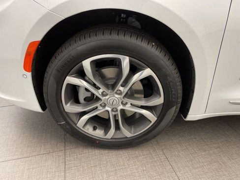 New 2026 Chrysler Pacifica Pinnacle w/ Trailer Tow Group image 8