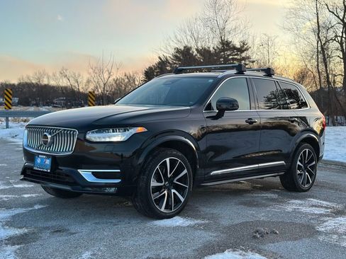 Used 2023 Volvo XC90 B6 Plus w/ Protection Package Premier image 3