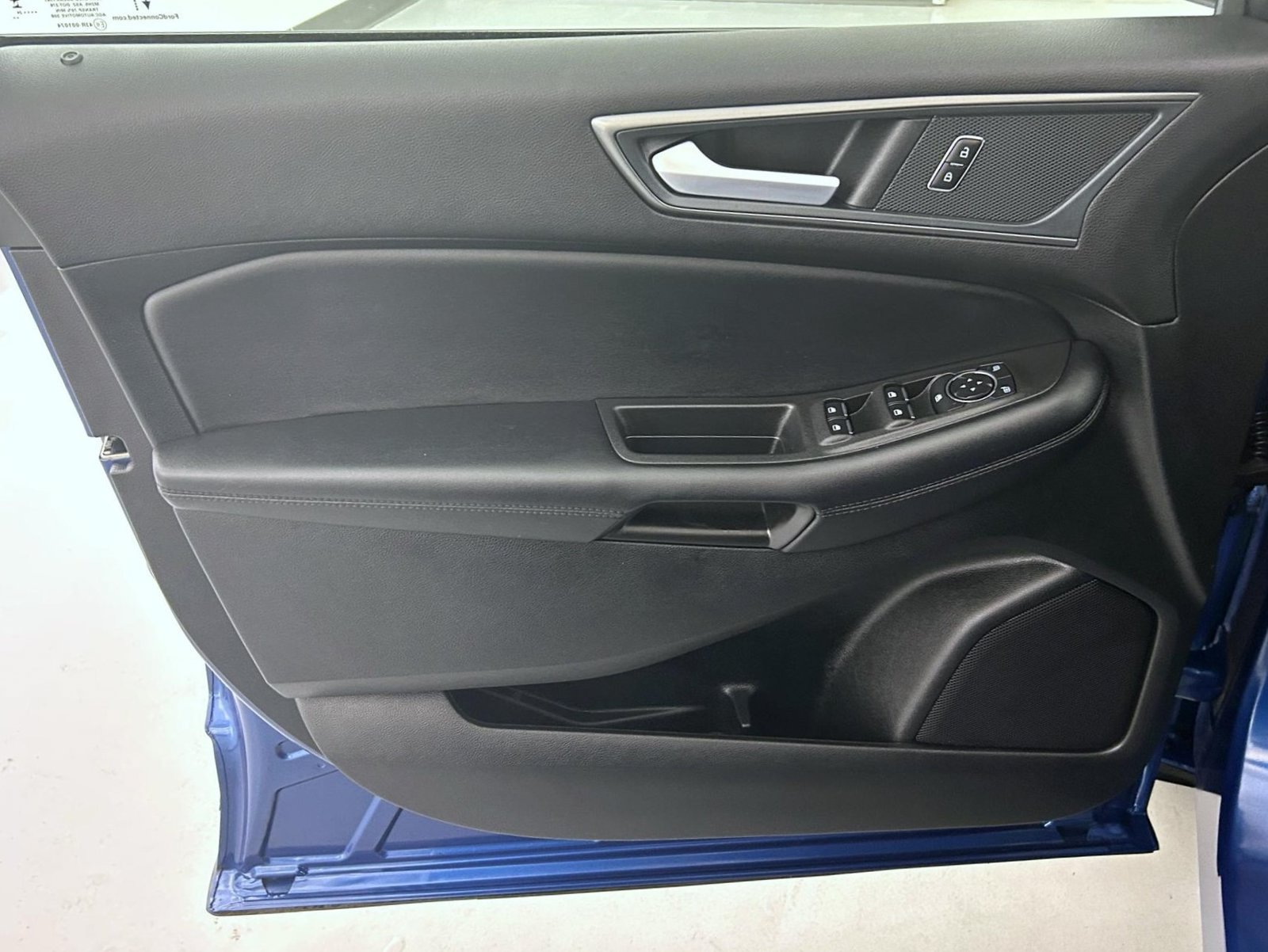 Used 2024 Ford Edge SE w/ Black Appearance Package AWD/4WD image 9